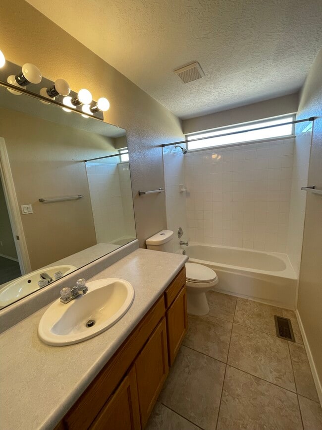 Building Photo - 7243 Natalie Janae Ln NE