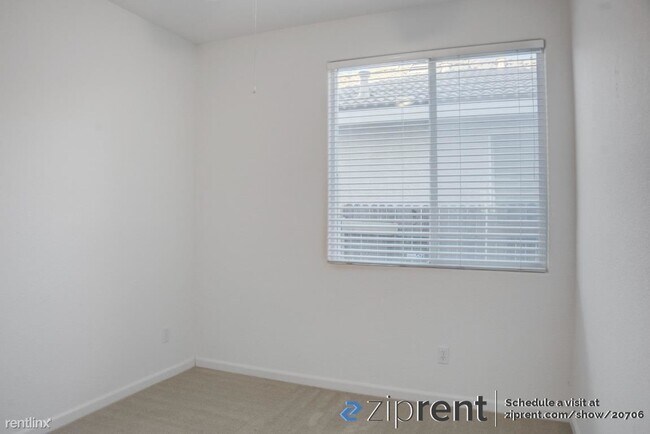 Building Photo - 4 br, 2 bath House - 1834 Zurlo Way, Sacra...