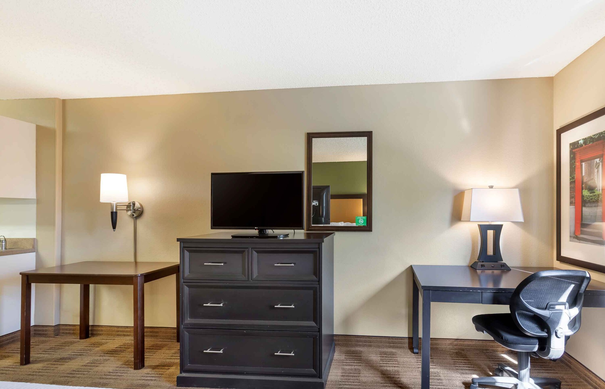 Building Photo - Furnished Studio-Boise - Airport