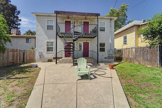 Building Photo - 1109