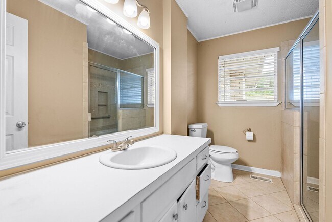 Building Photo - 6412 Chippewa Dr