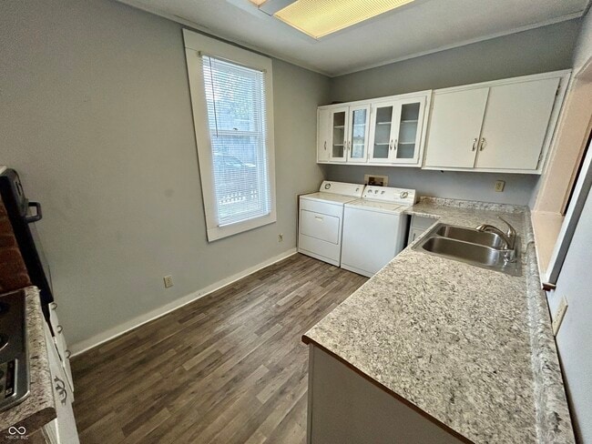 Building Photo - 639 Stevens St