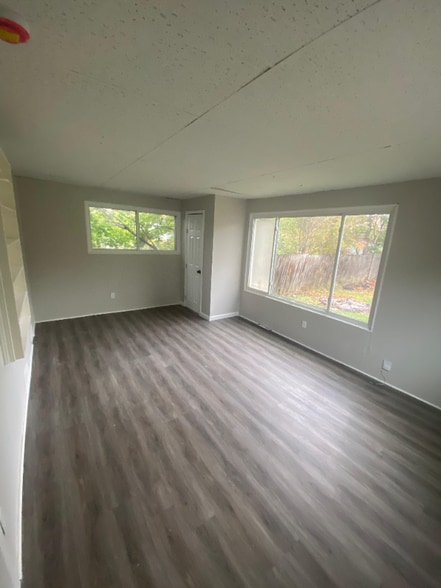 Building Photo - 13728 Tyler Ave
