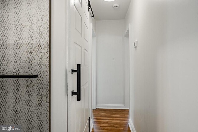 Building Photo - 539 Northbrook Rd
