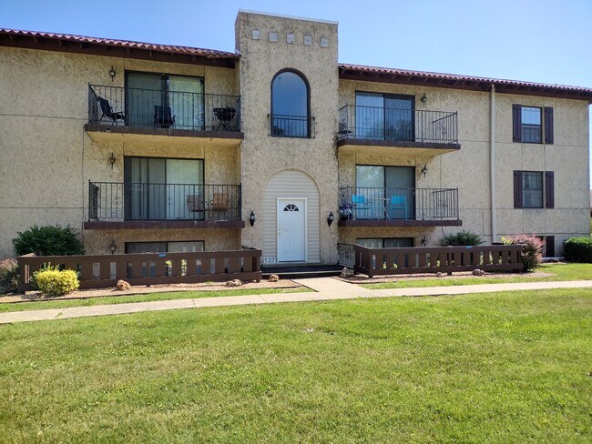 Primary Photo - 137 North 45th St Apt 10