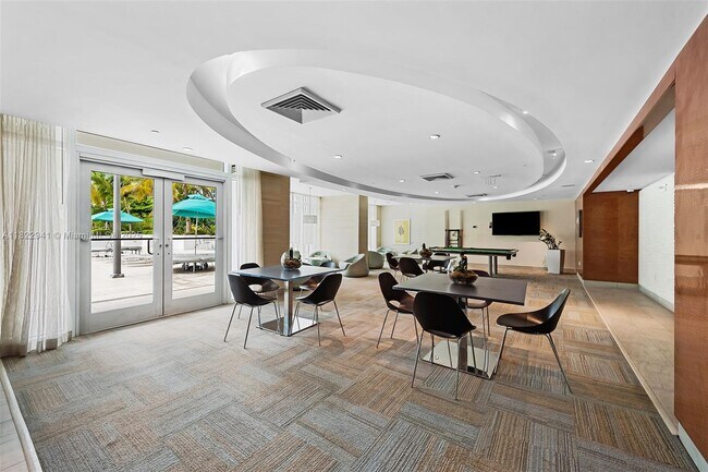 Building Photo - 950 Brickell Bay Dr