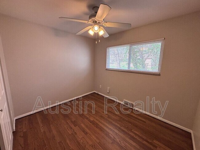 Building Photo - 8634 Burton Ave