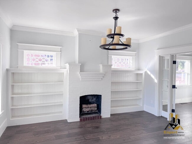 Building Photo - 400 Pleasant St