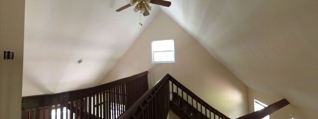 Building Photo - Charming 2 BR Home!