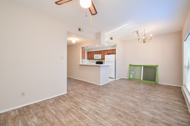 Building Photo - 8355 Wednesbury Ln