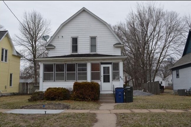 Building Photo - 432 Riehl St