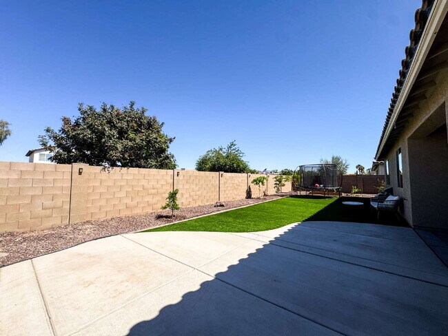 Building Photo - "Spacious 4-Bedroom, 2.5-Bathroom Home in Mesa del Sol!"