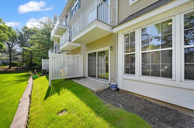 Building Photo - 104 Pebble Brook Dr