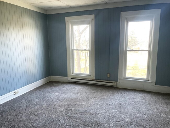 Building Photo - 650 1/2 Chestnut St