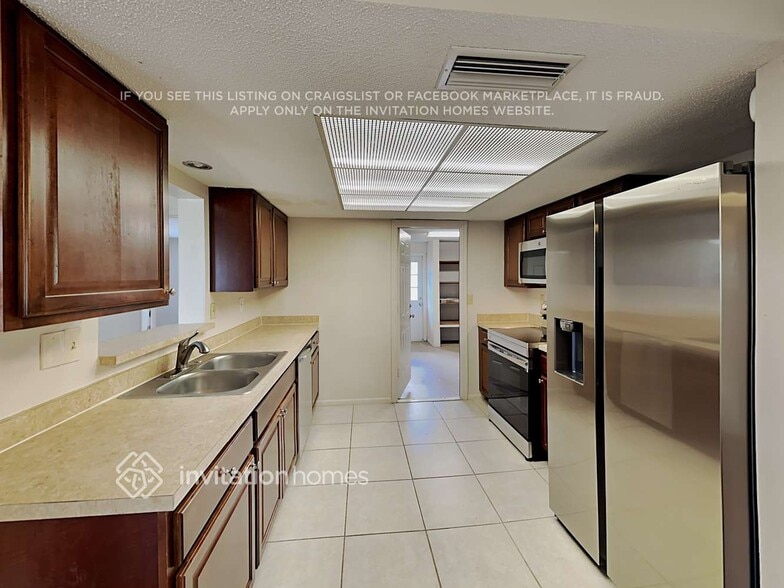 Building Photo - 4005 Prado Dr