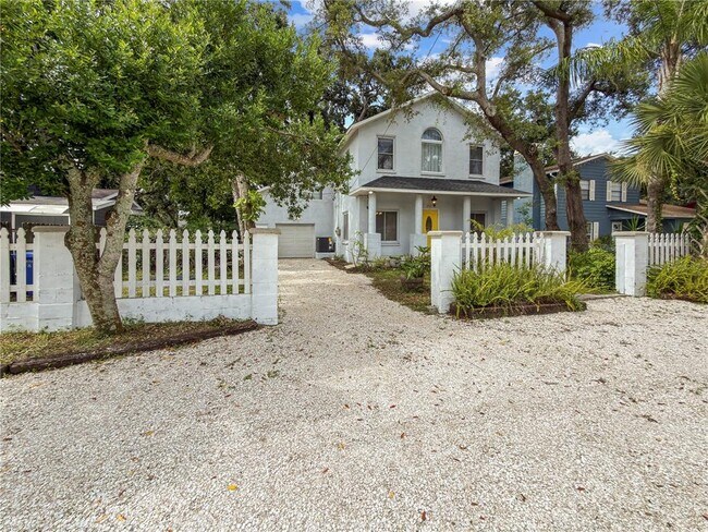 Building Photo - 211 E 131st Ave