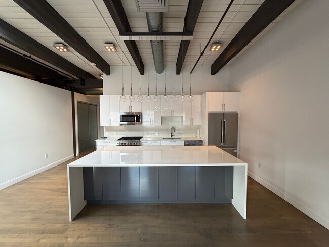 Building Photo - 21 Wormwood St