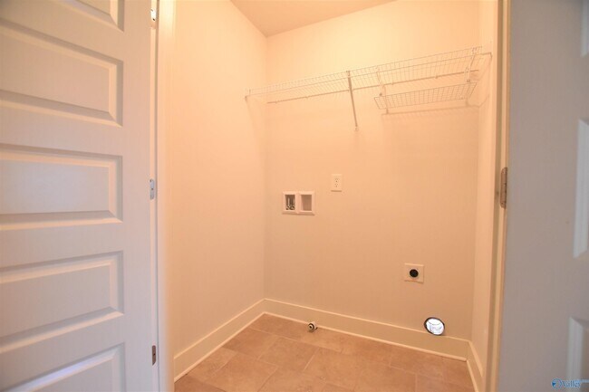 Building Photo - 6007 Stonewater Ct