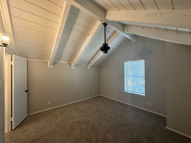 Building Photo - Coming Soon- 3 Bedroom 2 Bath in Whitehouse!