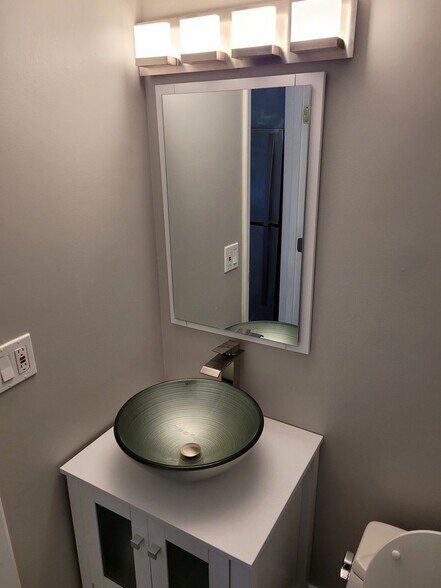 Building Photo - 362 Farmingdale Cir
