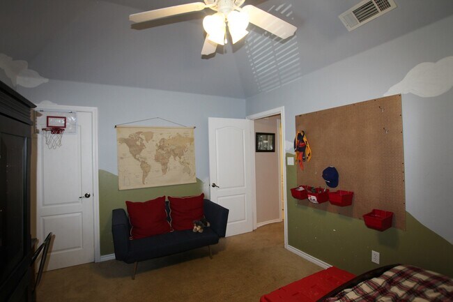 Building Photo - Lease Takeover Opportunity Available: Stun...