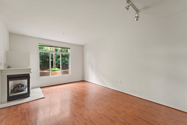 Building Photo - 2400 5th Ave