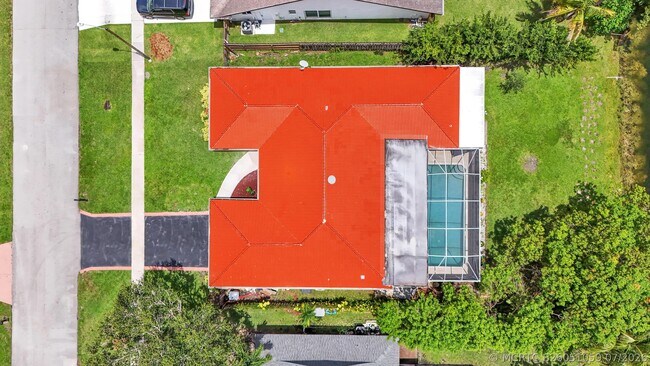 Building Photo - 21452 Woodchuck Ln