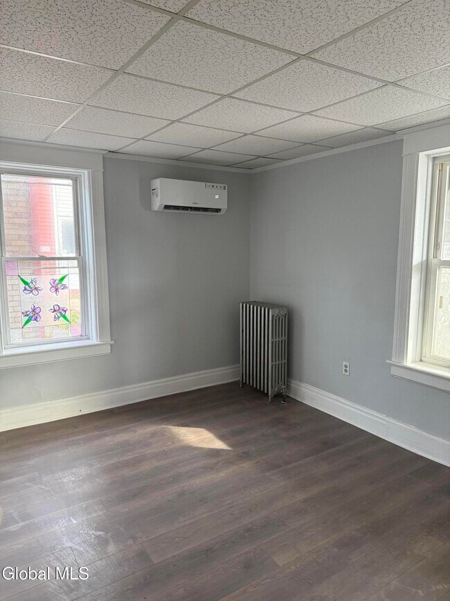 Building Photo - 8 Farrell St