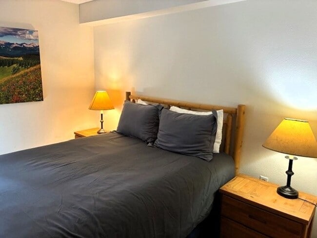Building Photo - Monthly Rental- Gold Camp #46