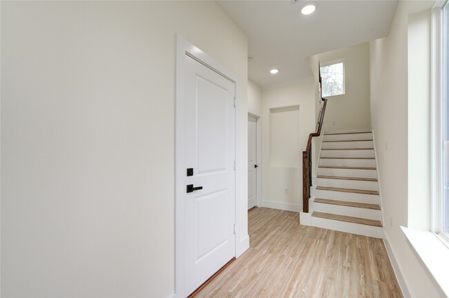 Building Photo - 4308 Alice St