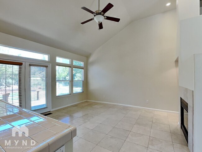 Building Photo - 695 Citadel Rd