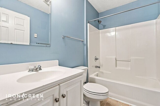 Building Photo - 16 Spinet St