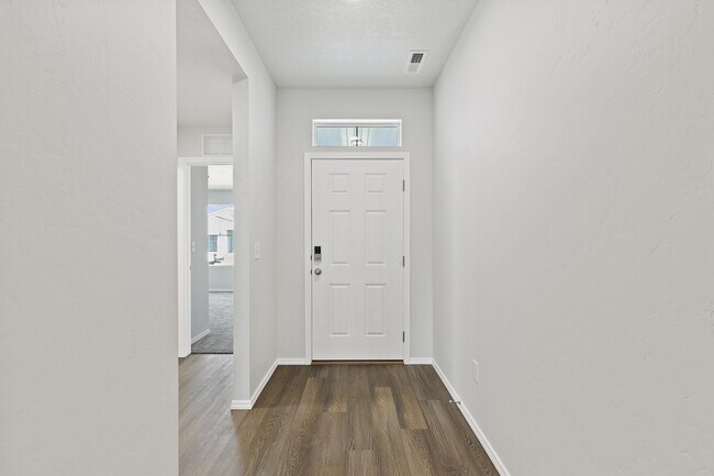 Building Photo - 12383 Genevieve St