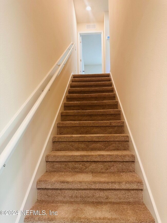 Building Photo - 9549 Star Dr