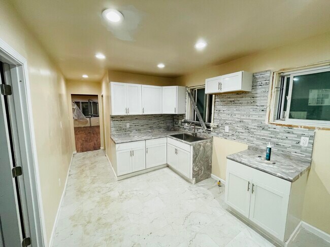 Building Photo - 16169 Kentucky St