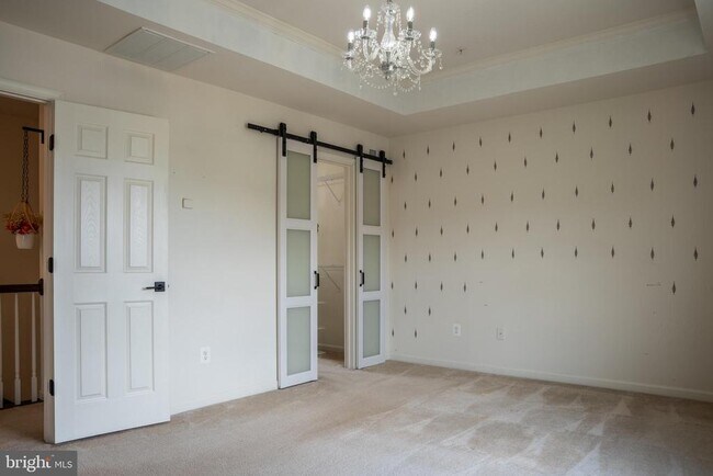 Building Photo - 42243 Canary Grass Square
