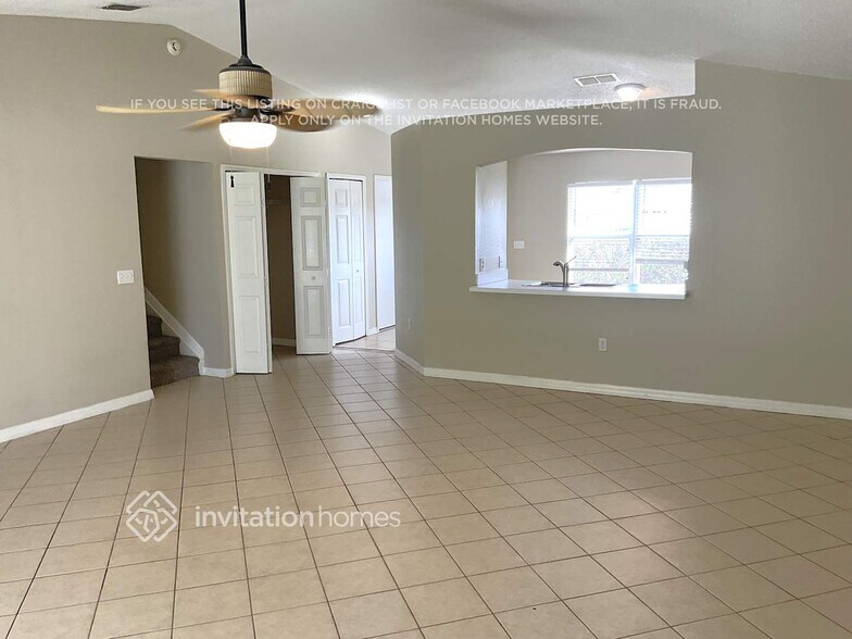 Building Photo - 732 Toulon Dr