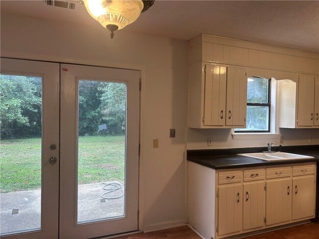 Building Photo - 2918 Mockingbird Cir