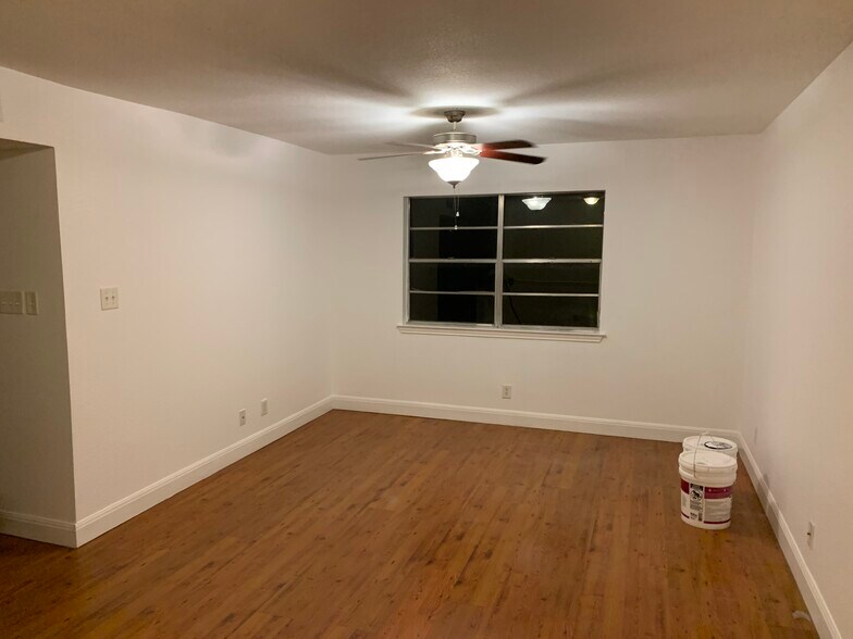 Living room - 4306 Avenue A