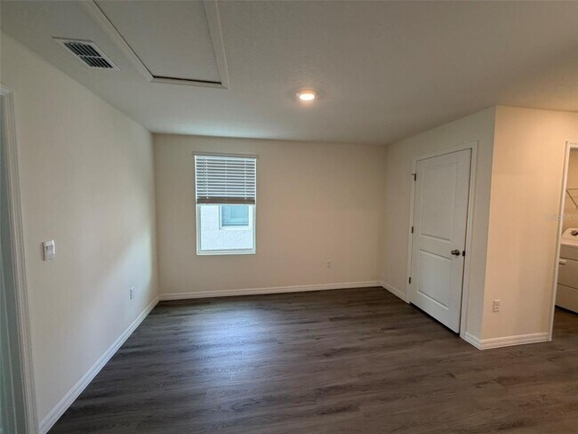 Building Photo - 35991 Sunflower Hl Dr