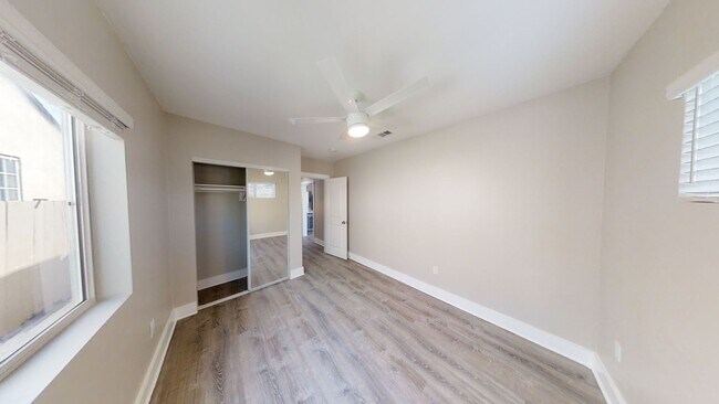 Building Photo - Renovated 5 bed 3 bath house on Art St