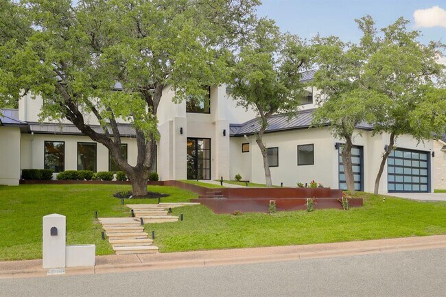 Building Photo - 1800 Bay Hill Dr