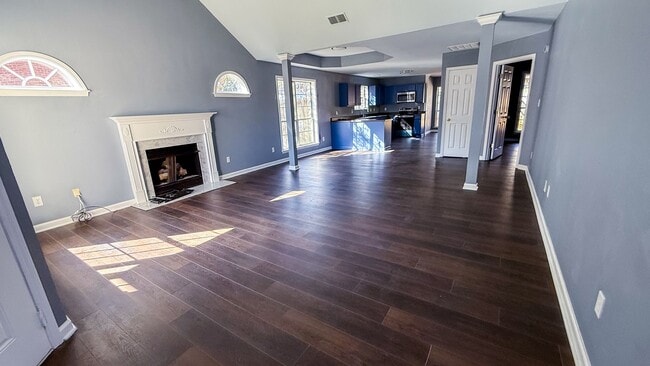 Building Photo - Newly Renovated 2 Bedroom, 2 Bathroom Home