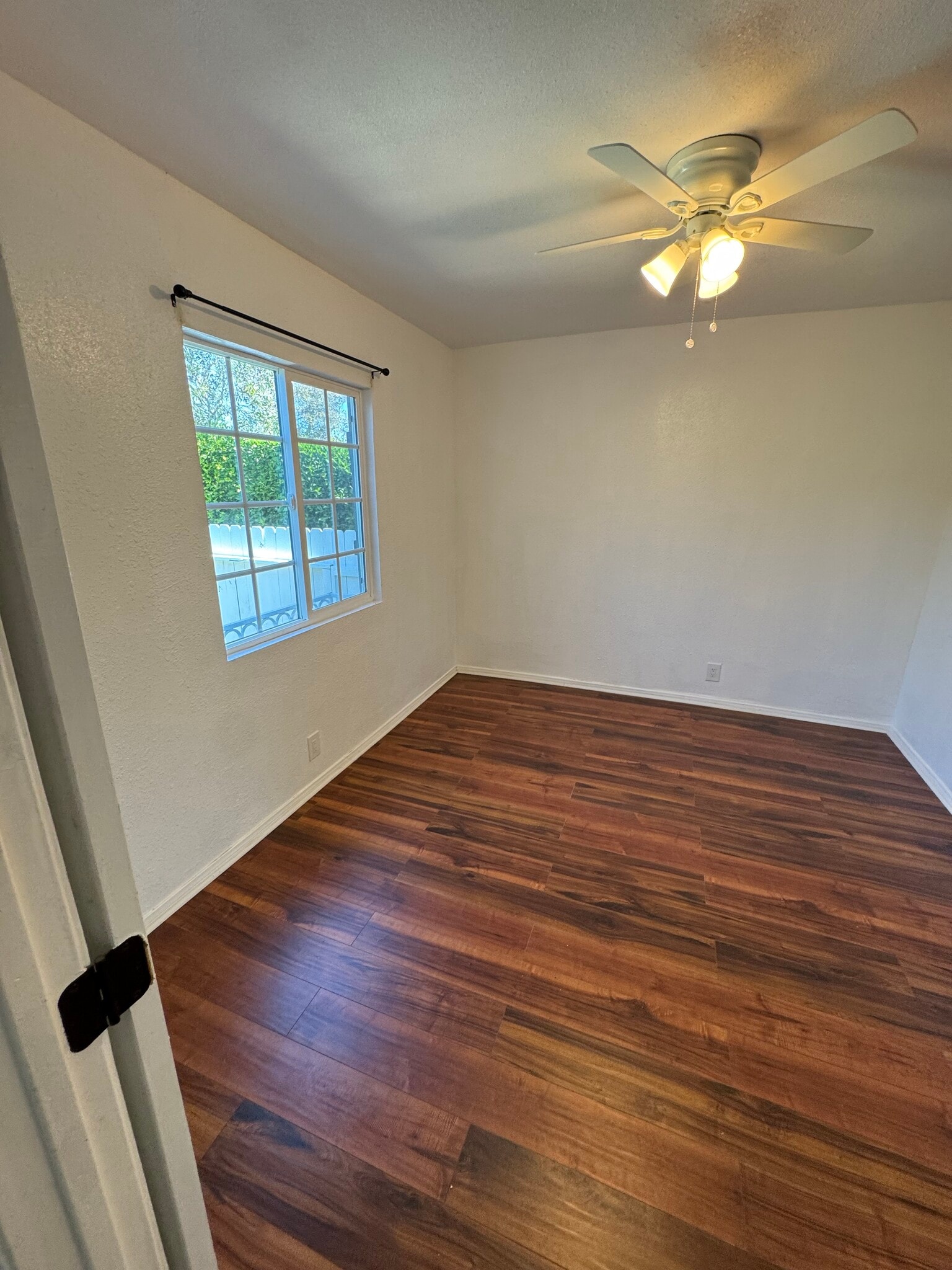 Front Bedroom - 526 Brooks Ave