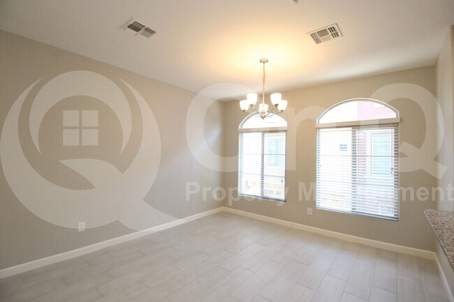 Building Photo - 240 W Juniper Ave