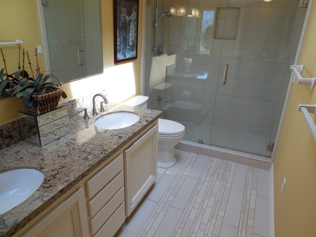 Building Photo - MODERN FOUR BEDROOM HOME IN THE GREENBRAE ...