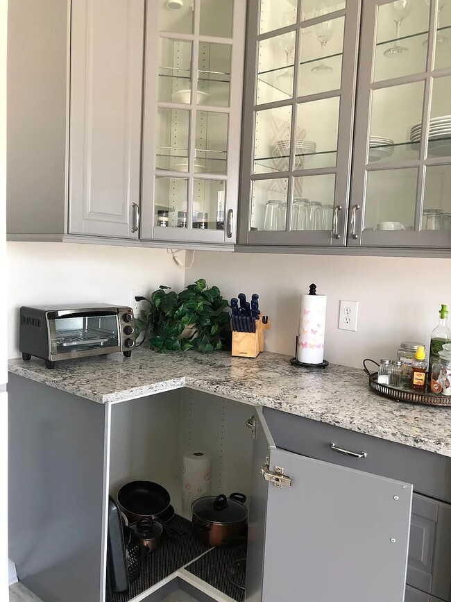 Building Photo - 62 W Culver St