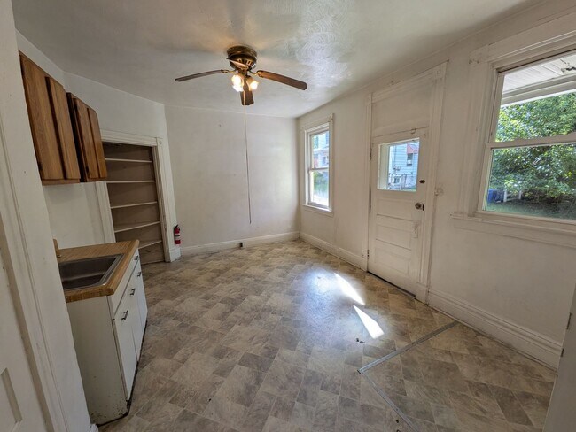 Building Photo - 3620 Grenada St
