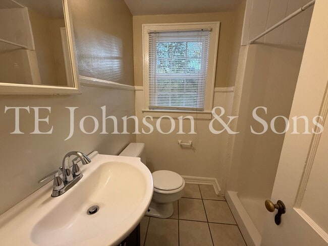 Building Photo - Charming Home with Character and Modern Co...