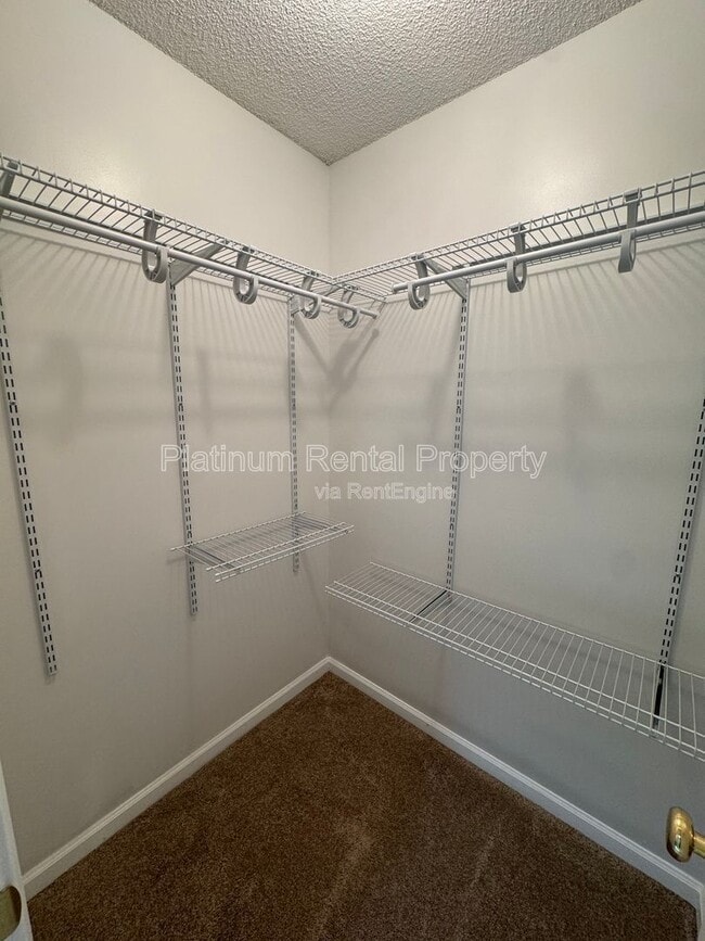 Building Photo - 3605 Knoll Crest Trail